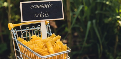 crise économique caddie pauvre